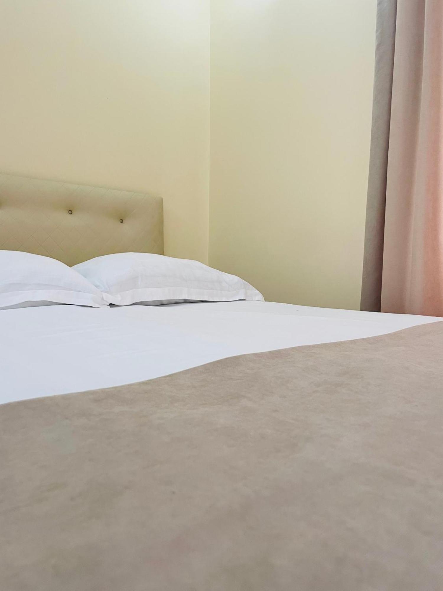 Hotel Tramonto Chakvi Bilik gambar